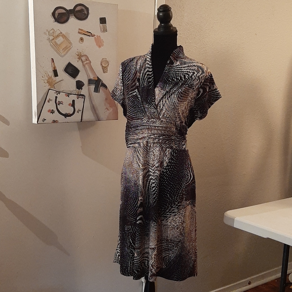 Voir Voir Dress-Tiered Mid Panel w/Plunged V-Neck